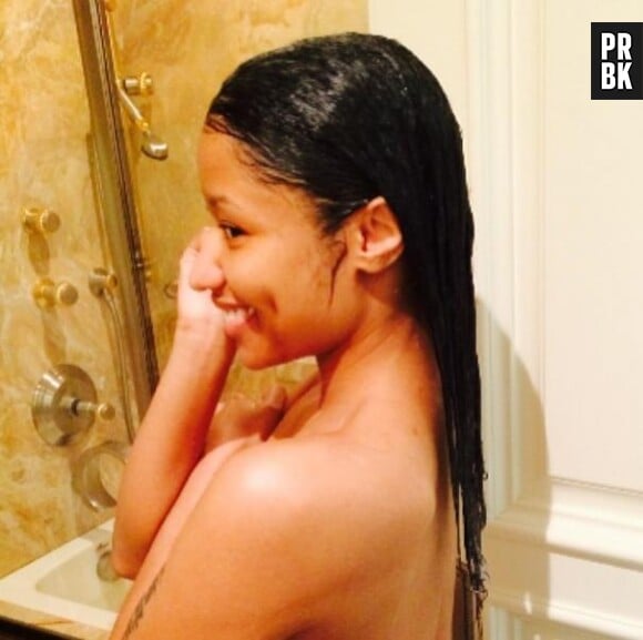Nicki Minaj : selfie en sortant de la douche