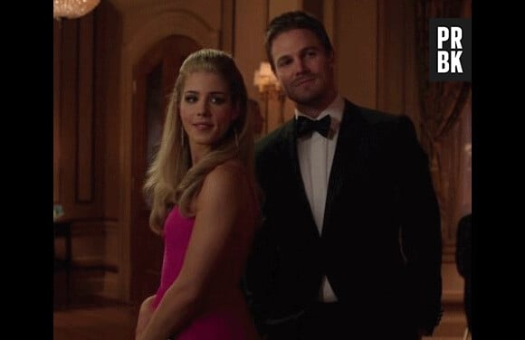 Arrow saison 3 : une scène de baiser coupée entre Oliver et Felicity
