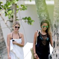 Ashley Benson et Shay Mitchell (Pretty Little Liars) sexy en bikinis à Hawaii