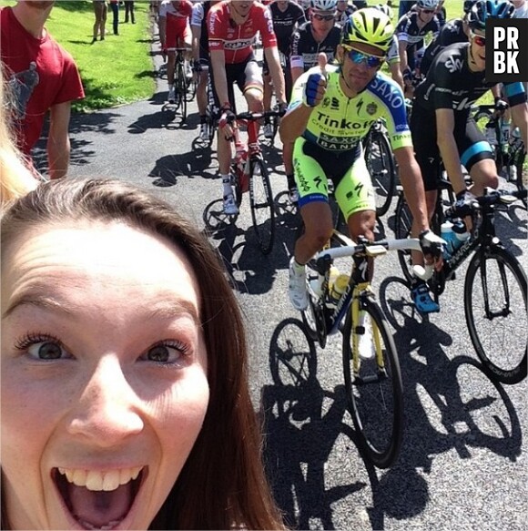 Tour de France : le selfie d'une Anglaise avec Alberto Contador et Christopher Froome