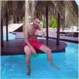 Karim Benzema en vacances au bord de la piscine après le Mondial 2014