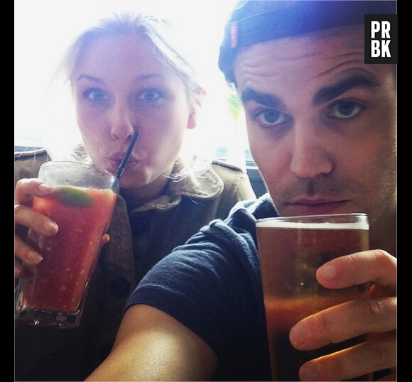 Paul Wesley et  la petite-soeur de Phoebe Tonkin posent sur Instagram