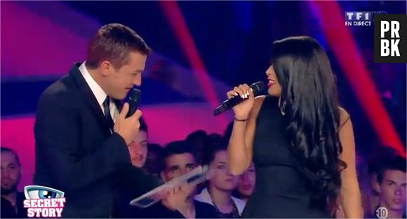 Ayem Nour et Benjamin Castaldi sur le plateau de l'After du prime de Secret Story 8 le 25 juillet 2014