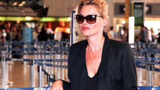 Kate Moss ivre dans un avion : les autres passagers se moquent sur Twitter