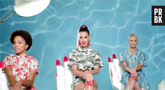 Katy Perry et ses cheveux roses dans le clip de This Is How We Do