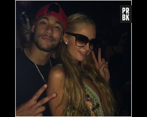 Neymar et Paris Hilton prennent la pose à Ibiza, au mois d'août 2014