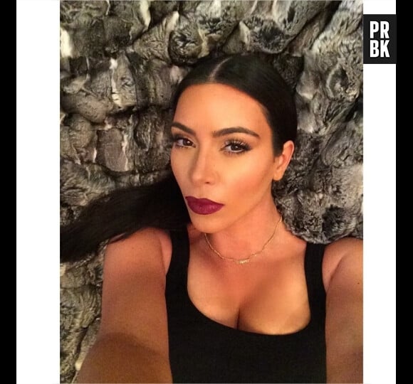 Kim Kardashian accro aux selfies