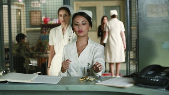 Pretty Little Liars saison 5 : Spencer et Mona en infirmières sexy dans le final