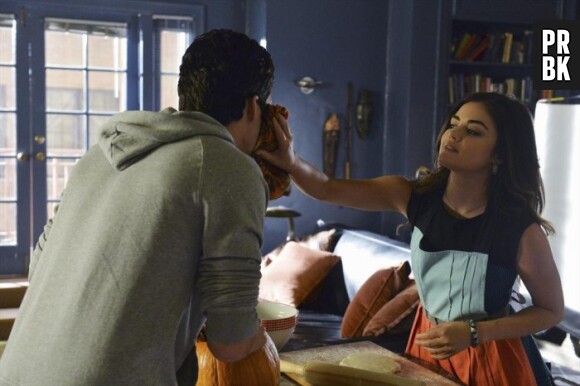 Pretty Little Liars saison 5 : Ezra et Aria dans le final