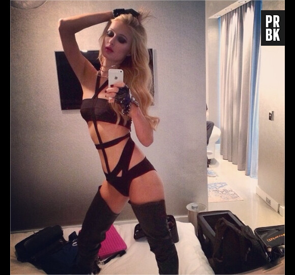 Paris Hilton : dominatrice sexy sur Instagram