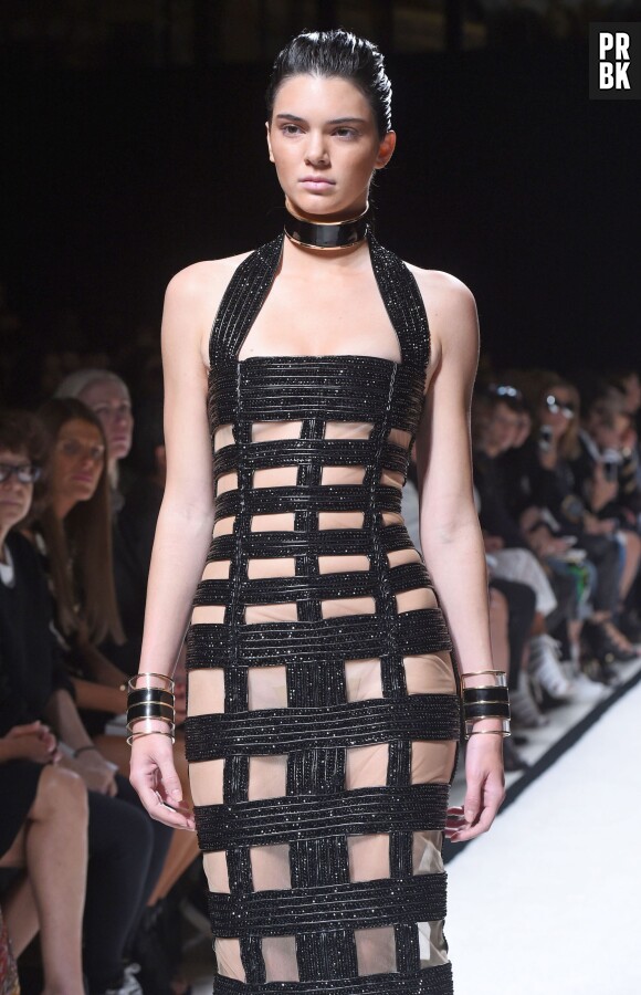 Kendall Jenner mannequin pour Balmain, le 25 septembre 2014 pendant la Fashion Week de Paris