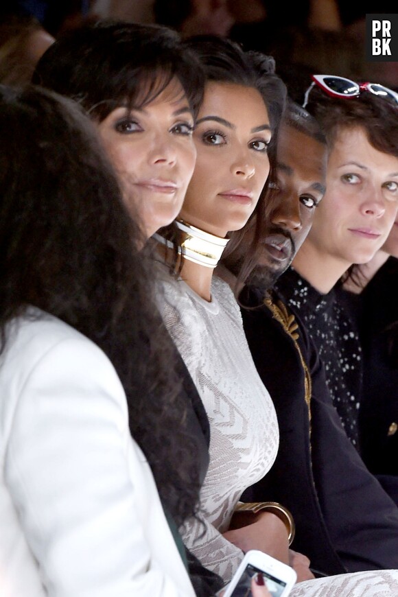Kim Kardashian, Kanye West et Kris Jenner au défilé Balmain de la Fashion Week de Paris, le 25 septembre 2014