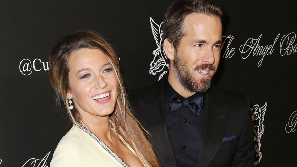 Blake Lively enceinte : décolleté incroyable aux bras de Ryan Reynolds