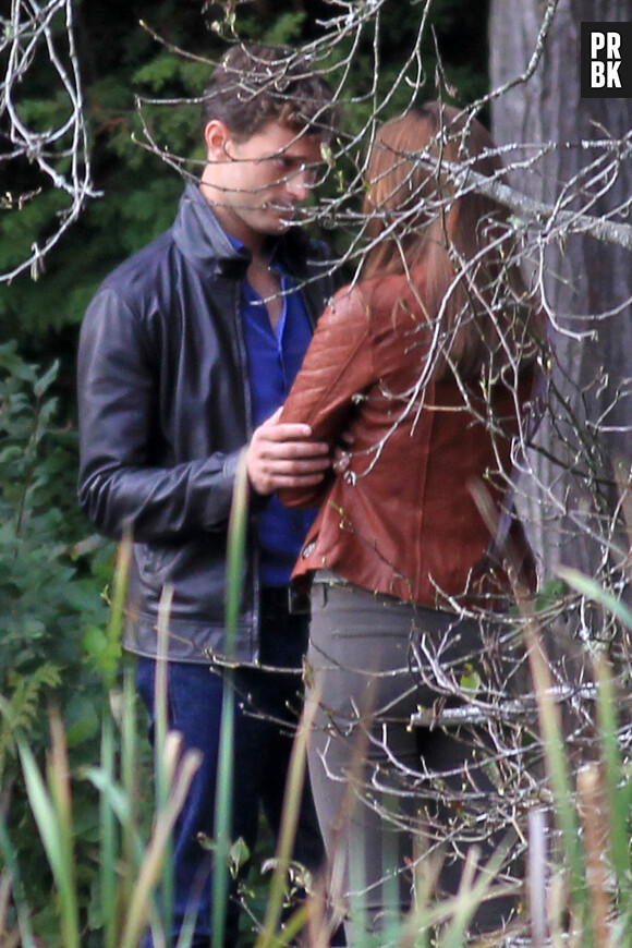 Fifty Shades of Grey : Jamie Dornan et Dakota Johnson proches sur le tournage le 24 octobre 2014 à Vancouver