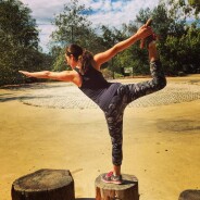 Lea Michele : séance de yoga sexy pour la star de Glee