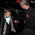 Romeo Beckham et David Beckham débarquent à la soirée Burberry, le 3 novembre 2014 à Londres