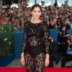 Laetitia Casta nue : c'est Noël avant l'heure en couv' de Lui !