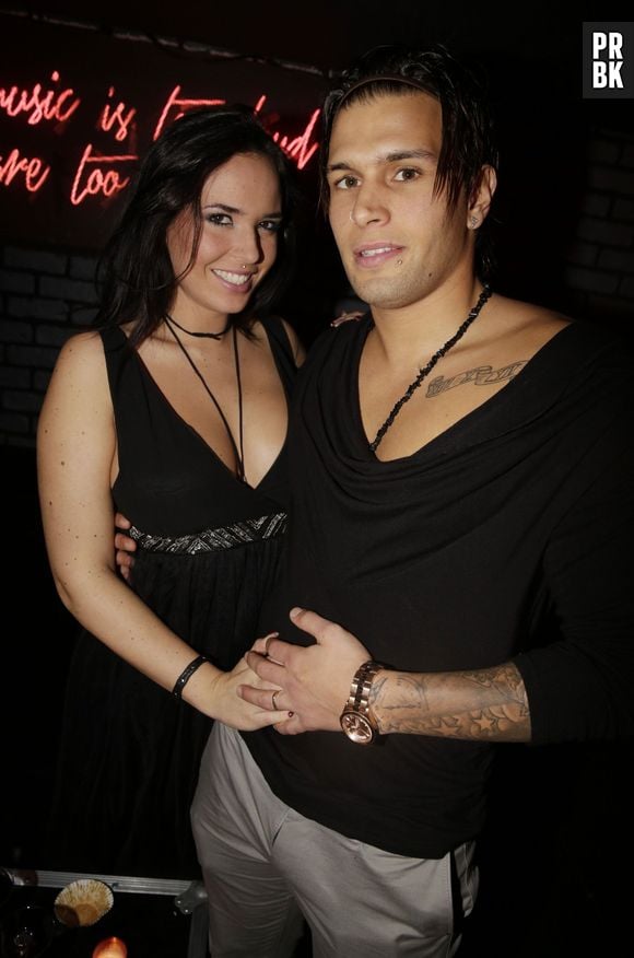 Kelly Hélard et Neymar, couple sexy pour la soirée des 25 ans de Hot Video au Titi Twister à Paris, le 27 novembre 2014
