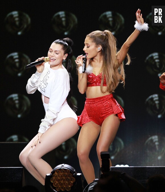 Ariana Grande et Jessie J sexy sur la scène du Jingle Ball le 6 décembre 2014 à Los Angeles