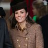 Kate Middleton enceinte : un ventre très discret à la messe de Noël de la famille royale le 25 décembre 2014