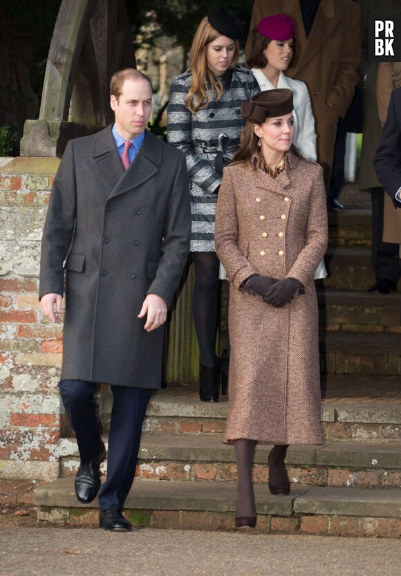 Kate Middleton enceinte : son petit ventre à la messe de Noël de la famille royale le 25 décembre 2014