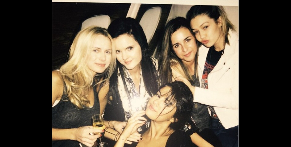 Selena Gomez, Gigi Hadid... entre filles pour un Nouvel An 2015 à Dubaï