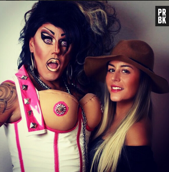 Anaïs Camizuli proche d'une drag queen prénommée Mc Coco