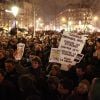 Charlie Hebdo : près de 35 000 personnes réunies à Paris Place de la République (comme dans toute la France) après l'attentat terroriste qui a causé la mort de 12 journalistes et policiers, le 7 janvier 2015