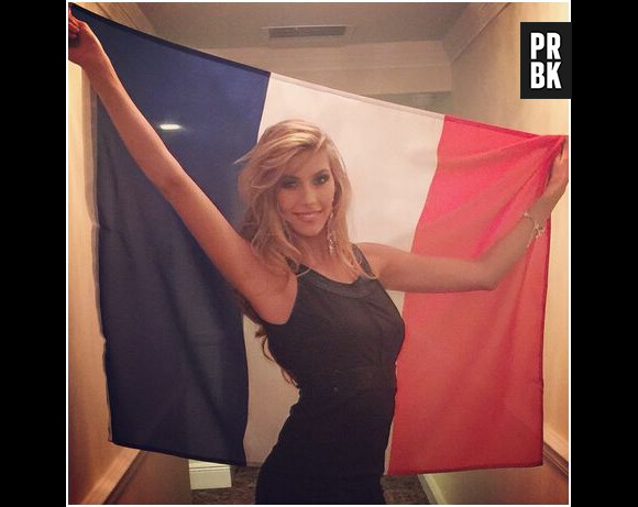 Camille Cerf représente la France pendant le concours de Miss Univers 2015