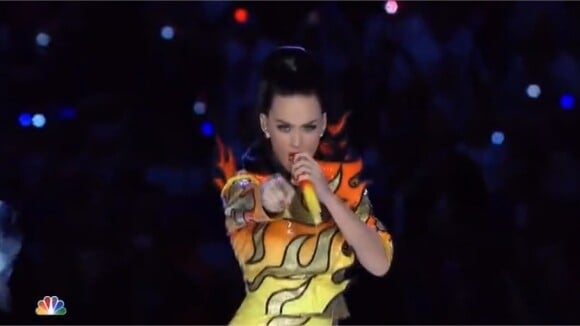 Katy Perry au Super Bowl 2015 : la vidéo de sa prestation colorée et spectaculaire