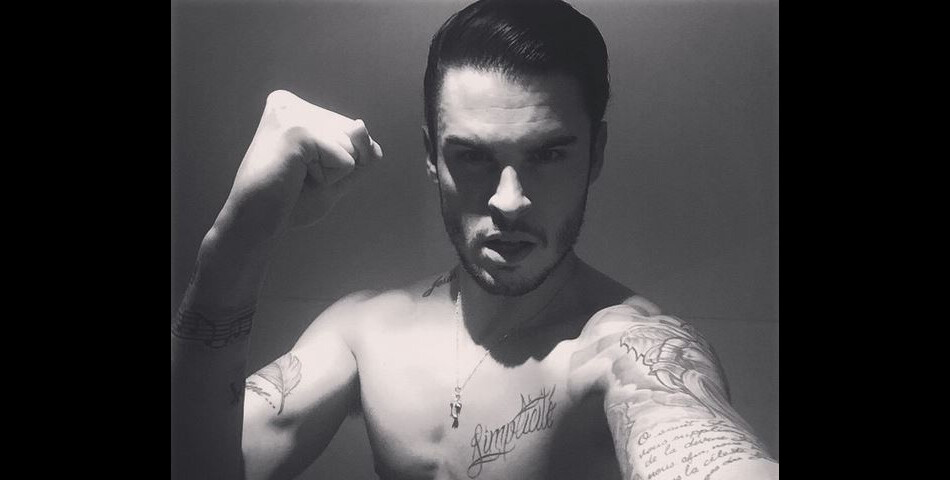 Baptiste Giabiconi exhibe ses muscles sur Instagram, le 29 janvier 2015