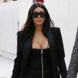 Kim Kardashian sexy avec les cheveux longs en 2015
