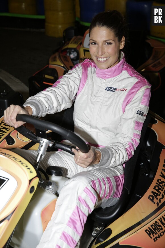 Laury Thilleman en karting pour Une Course pour la Vie, en faveur de l'association Meghanora contre le cancer du rein chez l'enfant, le 8 février 2015 à Wissous