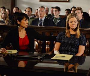 Pretty Little Liars saison 5, épisode 23 : photo d'Alison (Sasha Pieterse)