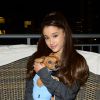Ariana Grande s'associe à un refuge pour animaux pour aider des chiens à être adoptés