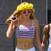 Bella Thorne sexy à Coachella le 10 avril 2015