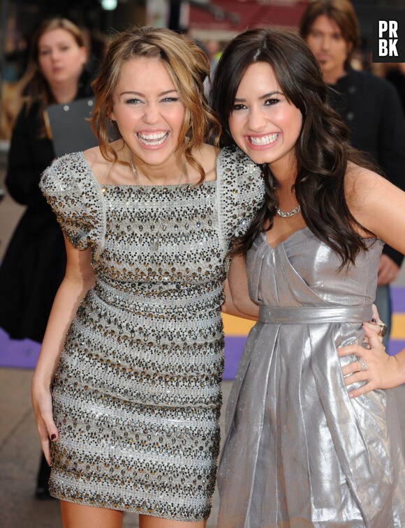 Demi Lovato et Miley Cyrus à l'avant-première du film Hannah Montana en 2009