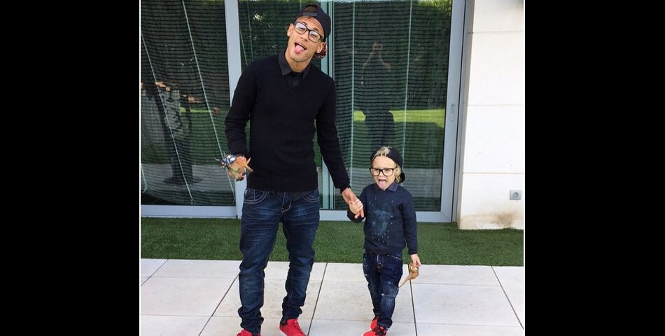  Neymar et son fils Davi Lucca : photo en mode sosies en avril 2015 