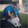 Neymar et son fils Davi Lucca complices avec leur chien en avril 2015