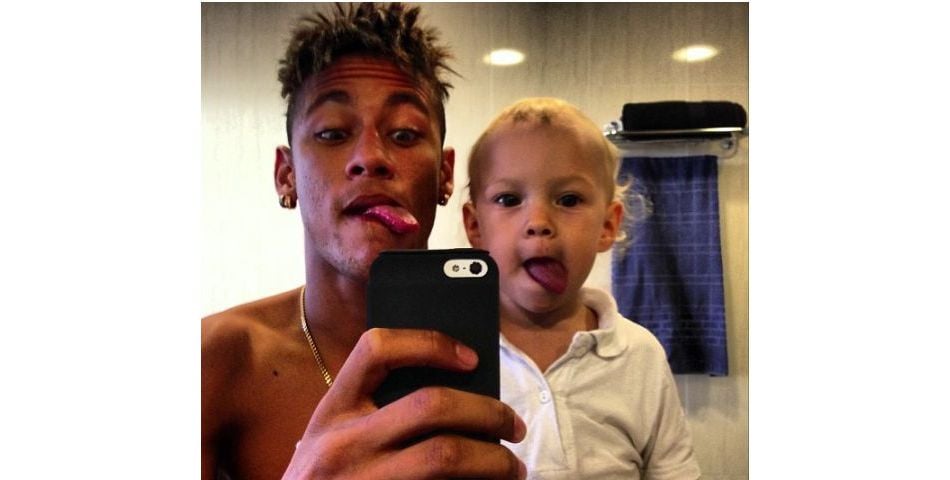 Neymar Et Son Fils Davi Lucca Selfie Langues Pendues Sur Instagram