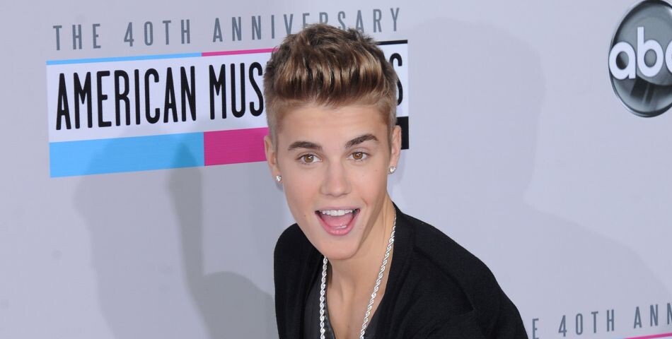  Justin Bieber s&#039;incruste à un bal de promo 