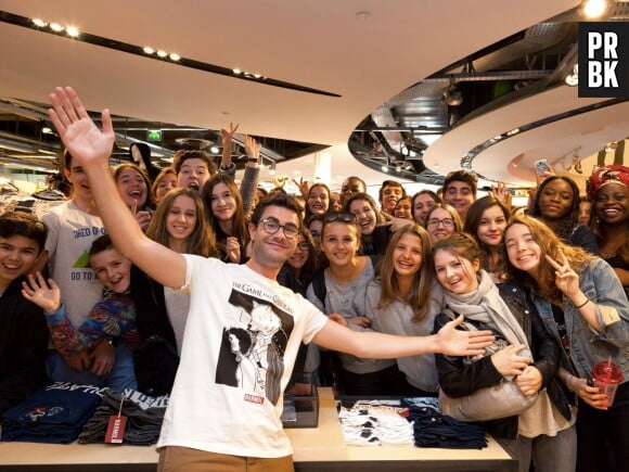 Cyprien Iov à la rencontre de ses fans lors de l'ouverture de sa boutique au Citadium Paris Caumartin à Paris le 27 avril 2015