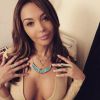 Nabilla Benattia sexy et décolletée sur Instagram