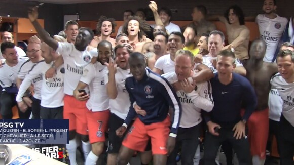 PSG champion de France 2015 : douches au champagne et gros câlins dans le vestiaire