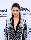Kendall Jenner en Balmain x H&amp;M sur le tapis rouge des Billboard Music Awards 2015, le 17 mai à Las Vegas