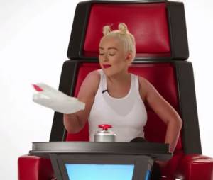 Christina Aguilera en Miley Cyrus dans une vid&eacute;o promo de la saison 8 de The Voice US