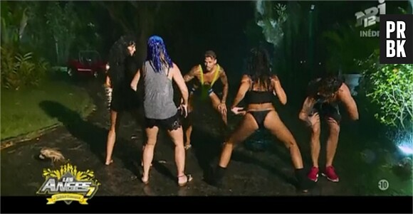 Jessica (Les Anges 7) : booty shake sexy sous la pluie devant Vincent Queijo