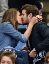  Laury Thilleman embrasse son petit ami Nicolas Tesic&nbsp;lors de la finale de Coupe de France au Stade de France, le 30 mai 2015 