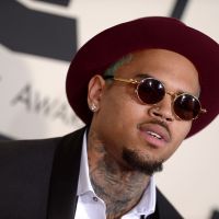 Chris Brown : fumette et insultes dans un avion ? Le chanteur réagit