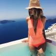  Caroline Receveur prend la pose en maillot de bain&nbsp;lors de ses vacances&nbsp;sur l'&icirc;le de Santorin sur Instagram 